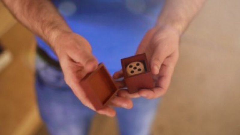 画像2: ㌽+＜ほぼ新品＞箱の中のサイコロを「MENTAL BLOCK DICE」 (2)