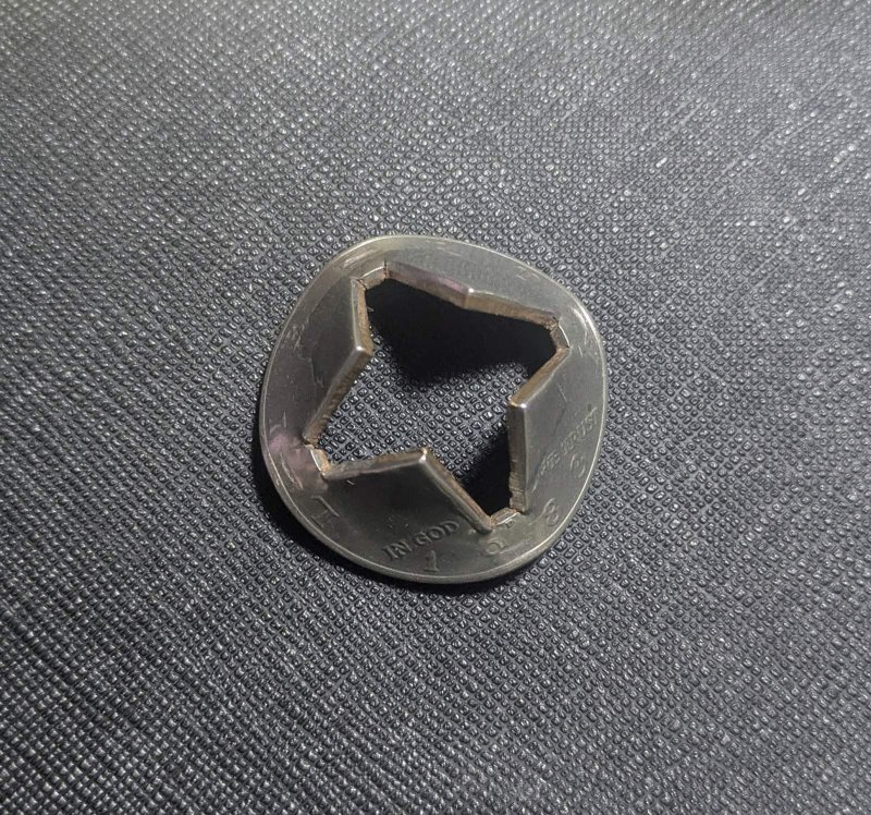 画像1: ＜ほぼ新品＞空中に投げたり色々「空手コインハーフダラー」 (1)