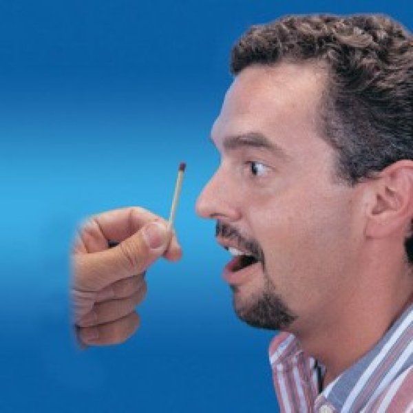 画像1: ＜ほぼ新品＞ 鼻にマッチを吸い込むやつ 「マッチアップノーズ」 (1)