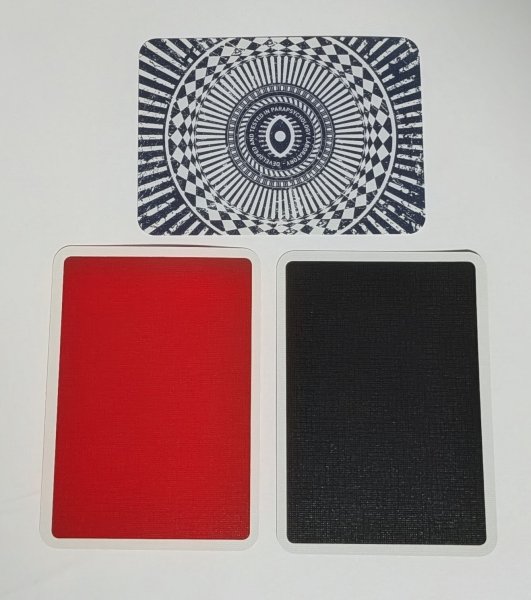 画像2: ＜ほぼ新品＞ 黒か赤か当てる 特性カード「COLOR SENSE」 (2)