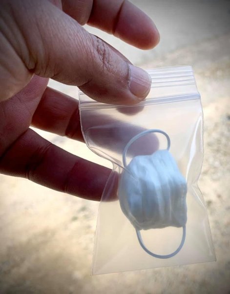 画像2: ＜ほぼ新品＞ 小さいマスク 「マスク落としましたよ」 (2)