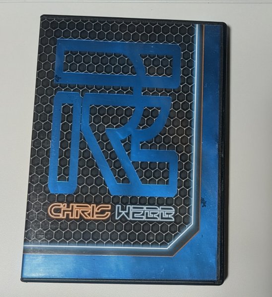 画像1: ＜ほぼ新品＞超字幕・面白系・トランプ4つに切ったのが復活「RE」 (1)